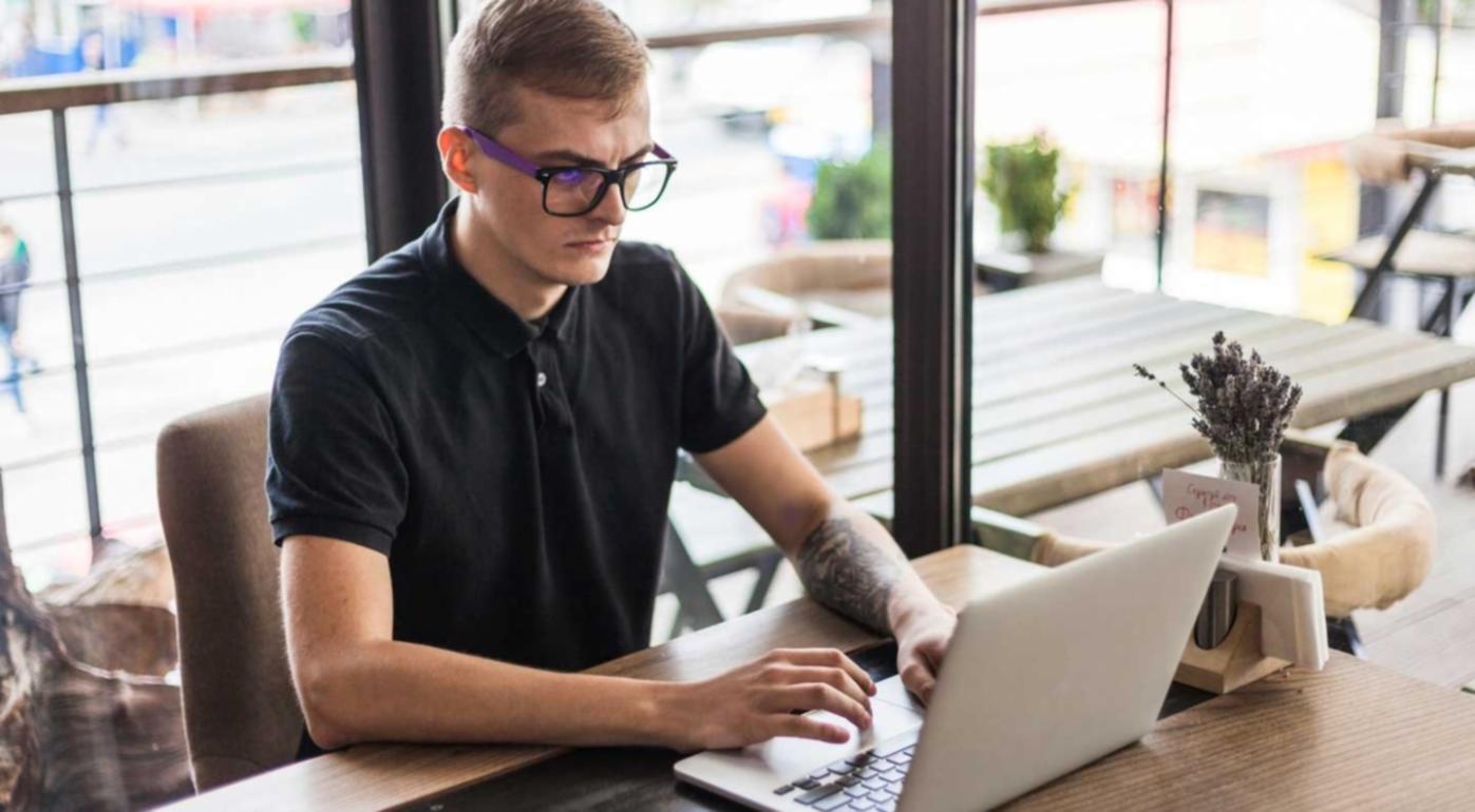 Session interactive de webinaire sur l'évolution personnelle avec participants engagés